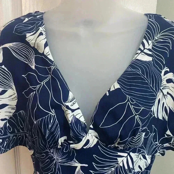 Lulus Savanna Navy Blue Floral Maxi Dress - Picture 4 of 8